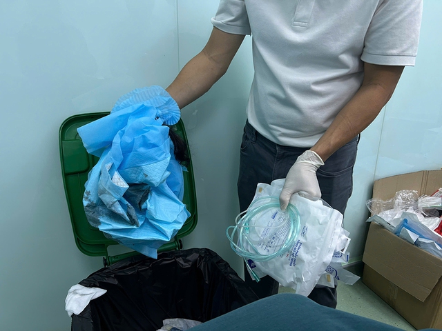 Đột k&iacute;ch ph&ograve;ng mổ chui ở tp . Hcm: B&iacute; mật phẫu thuật thẩm mỹ l&eacute;n l&uacute;t - Ảnh 7.