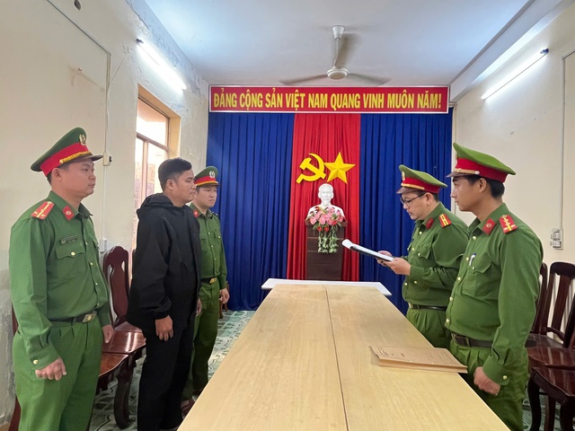 Khởi tố trưởng th&ocirc;n đăng tải th&ocirc;ng tin bịa đặt tr&ecirc;n nh&oacute;m Zalo- Ảnh 1.