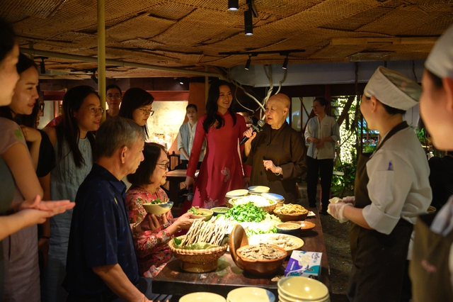 Mỹ vị thực vật mùa đông với mâm cơm muối Huế tỏa sáng  - Ảnh 1.