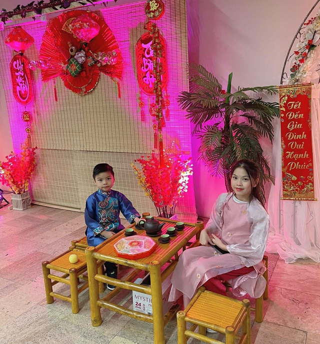 Chi 120 triệu về qu&ecirc; ăn tết: Gia đ&igrave;nh người Việt ở Slovakia sum họp b&ecirc;n nhau - Ảnh 3.