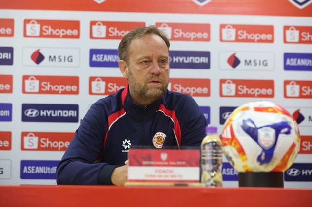 HLV Polking bất ngờ phủ nhận một điều, Đ&igrave;nh Bắc n&oacute;i rất hay &lsquo;nếu CLB CAHN cho t&ocirc;i ra s&acirc;n&hellip;&rsquo;- Ảnh 1.