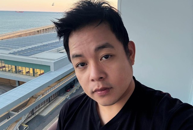 - Ảnh 1. Bật mí thu nhập 'khủng' từ YouTube của ca sĩ Quang Lê - Ảnh 1.