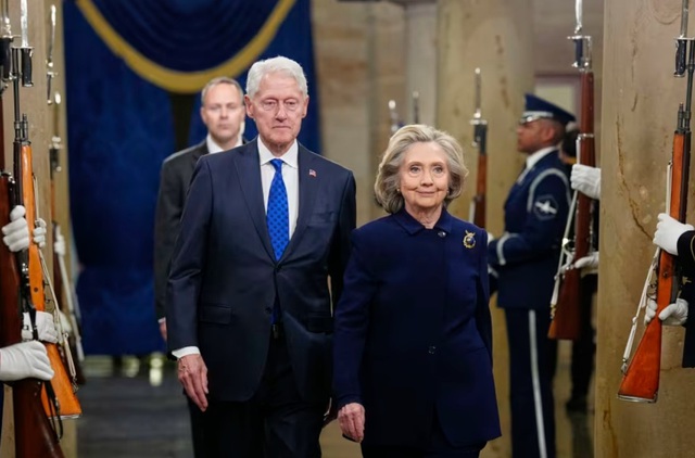 Vợ chồng cựu Tổng thống Mỹ Clinton đồng ý điều trần vụ hồ sơ Epstein - Ảnh 1.