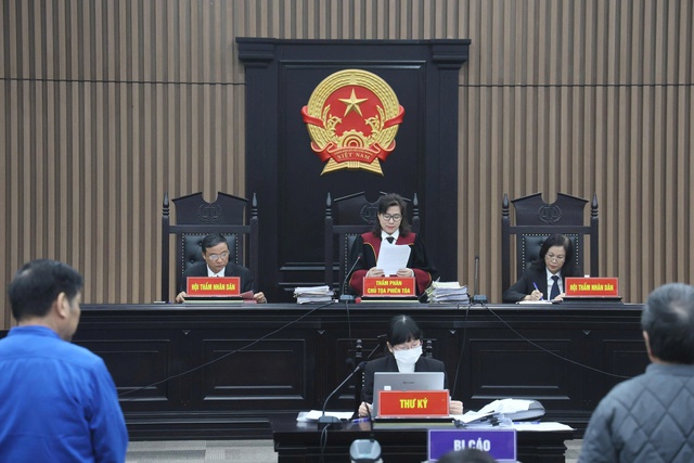 T&ograve;a th&aacute;p VICEM 'đắp chiếu'10 năm, cựu tổng gi&aacute;m đốc 73 tuổi bị tuy&ecirc;n 16 năm t&ugrave; - Ảnh 1.