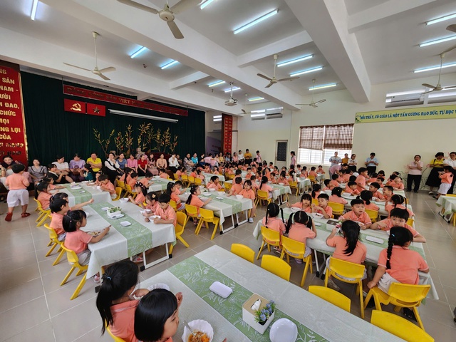 Nấu ăn cho trẻ mầm non đúng cách như Nấu cho gia đình năm 2026 - Ảnh 2. Nấu ăn cho trẻ mầm non đúng cách như Nấu cho gia đình năm 2026 - Ảnh 2.