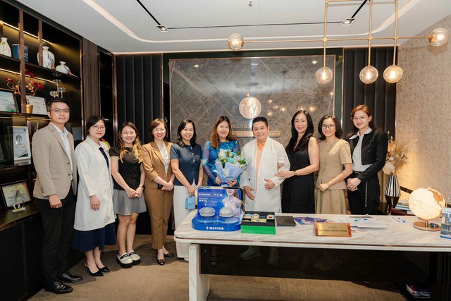 Bệnh viện Phẫu thuật thẩm mỹ Ng&ocirc; Mộng H&ugrave;ng: H&agrave;nh tr&igrave;nh x&acirc;y dựng thương hiệu tại TP.HCM - Ảnh 2.