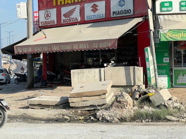 Thi c&ocirc;ng đường L&ograve; Lu g&acirc;y bụi m&ugrave;, người d&acirc;n &ldquo;ăn cơm c&ugrave;ng bụi&rdquo; suốt nhiều th&aacute;ng - Ảnh 13.