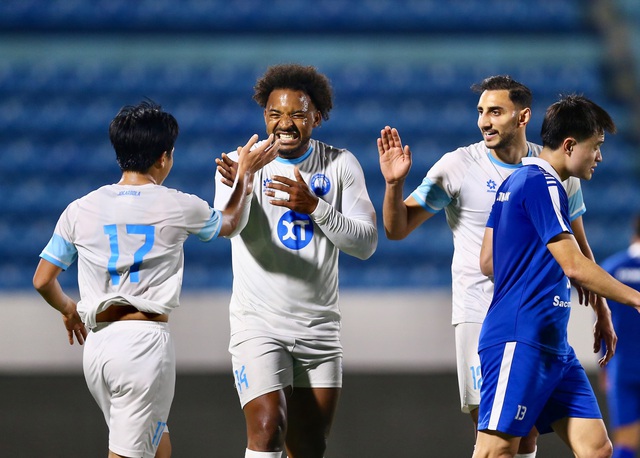 B&aacute;o Malaysia so s&aacute;nh cực hay về Xu&acirc;n Son v&agrave; 3 sao nhập tịch lậu trước cuộc đấu tr&iacute; tại Thi&ecirc;n Trường- Ảnh 1.