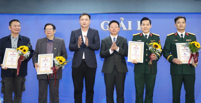 C&ocirc;ng bố giải đặc biệt cuộc thi s&aacute;ng t&aacute;c biểu trưng Đại hội Đo&agrave;n XIII - Ảnh 2.