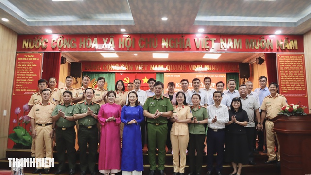 C&ocirc;ng an TP.HCM đề xuất bố tr&iacute; chỗ đỗ xe cho phụ huynh đưa đ&oacute;n con - Ảnh 4.