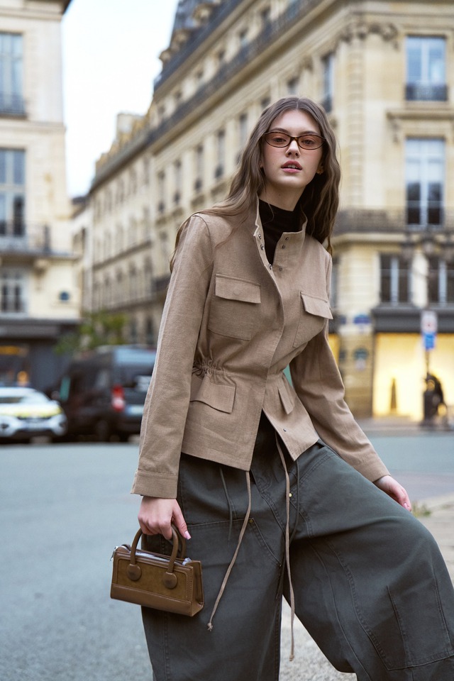 Áo khoác denim, kaki 'thống trị' đường phố- Ảnh 5.