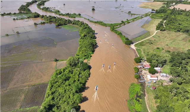 Campuchia vừa x&acirc;y k&ecirc;nh đ&agrave;o Ph&ugrave; Nam Techo, vừa giải quyết t&aacute;c động - Ảnh 1.