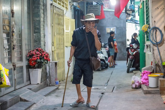 'X&oacute;m v&eacute; số xứ Nẫu' ở TP.HCM: Tằn tiện cả năm, tết kh&ocirc;ng đủ tiền về qu&ecirc;- Ảnh 8.