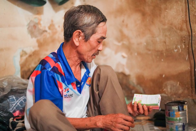 'X&oacute;m v&eacute; số xứ Nẫu' ở TP.HCM: Tằn tiện cả năm, tết kh&ocirc;ng đủ tiền về qu&ecirc;- Ảnh 2.