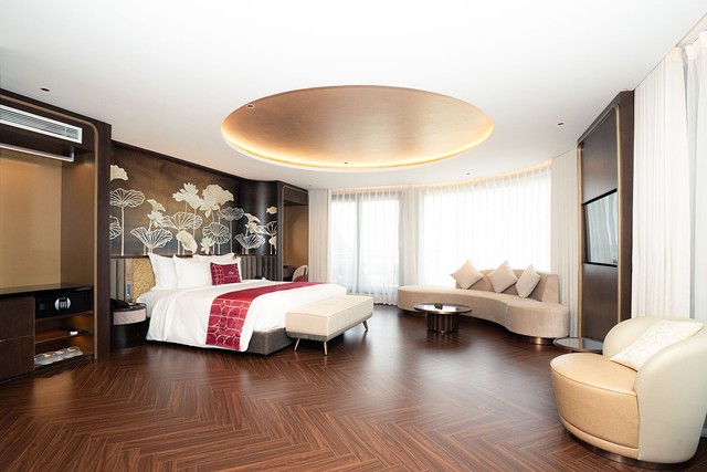 TP.HCM đ&oacute;n du thuyền si&ecirc;u sang tr&ecirc;n s&ocirc;ng S&agrave;i G&ograve;n- Ảnh 2.