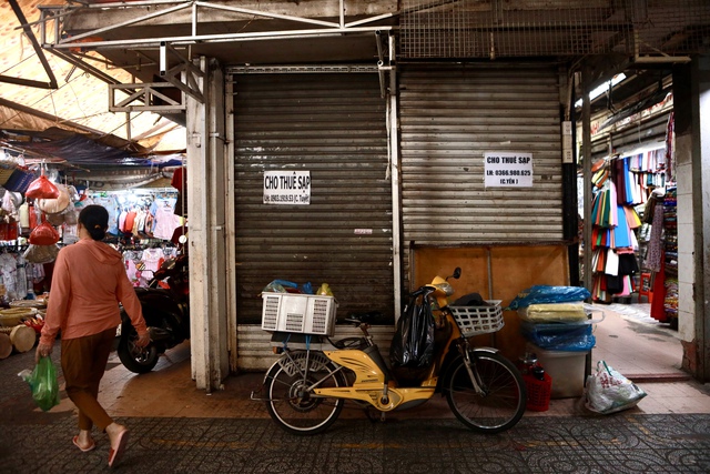 Gi&aacute; sạp chợ Phạm Văn Hai giảm 12 lần, thời ho&agrave;ng kim chỉ c&ograve;n l&agrave; k&iacute; ức - Ảnh 3.