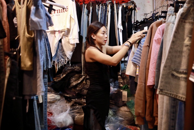 Gi&aacute; sạp chợ Phạm Văn Hai giảm 12 lần, thời ho&agrave;ng kim chỉ c&ograve;n l&agrave; k&iacute; ức - Ảnh 5.