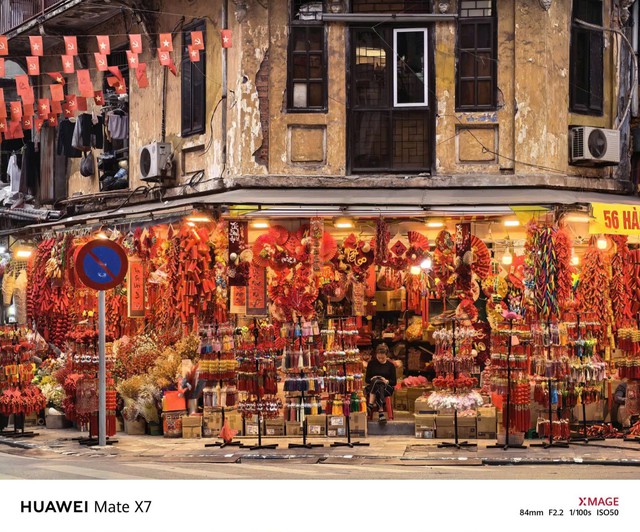 Tết hai miền: Quen m&agrave; lạ qua những khung h&igrave;nh đời thường - Ảnh 1.