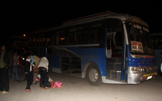 Giao thừa tr&ecirc;n quốc lộ: Chuyện của những t&agrave;i xế xe kh&aacute;ch ng&agrave;y cận tết - Ảnh 4.