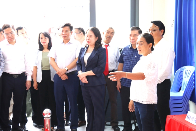 Ph&oacute; chủ tịch nước V&otilde; Thị &Aacute;nh Xu&acirc;n kiểm tra c&ocirc;ng t&aacute;c bầu cử tại L&acirc;m Đồng- Ảnh 1.