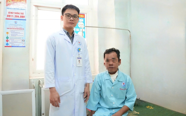 S&acirc;u răng nhưng chủ quan, người đ&agrave;n &ocirc;ng bị hoại tử phần cổ, ngực- Ảnh 1.