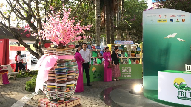 Đ&ocirc;ng nghẹt người đến xem hội xu&acirc;n kiểu &lsquo;miệt vườn&rsquo; tại Cần Thơ - Ảnh 4.