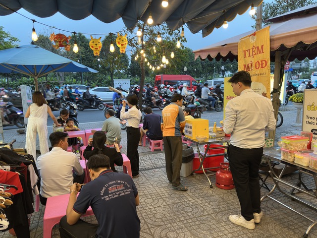 Chuyện tử tế: Tiệm m&igrave; 0 đồng giữa phố thị- Ảnh 1.