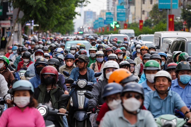 Sở Xây dựng TP.HCM: Dịp tết xe đông nhưng không ùn tắc - Ảnh 2.