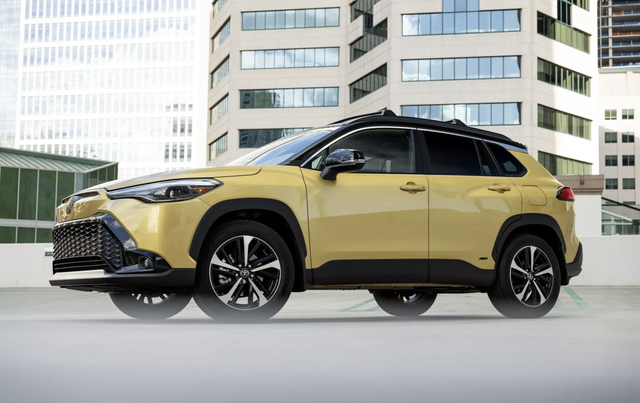 Kh&ocirc;ng phải xe điện, Toyota dồn lực sản xuất &ocirc; t&ocirc; hybrid - Ảnh 2.