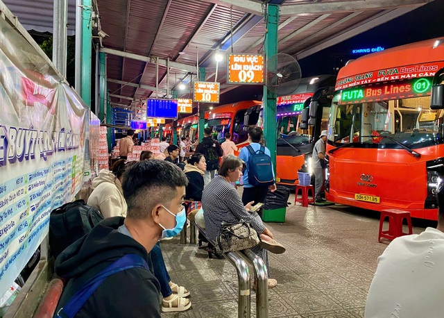 Gi&aacute; v&eacute; xe kh&aacute;ch tết 2026 tăng 60%: H&agrave;nh kh&aacute;ch cần lưu &yacute; điều n&agrave;y - Ảnh 1.