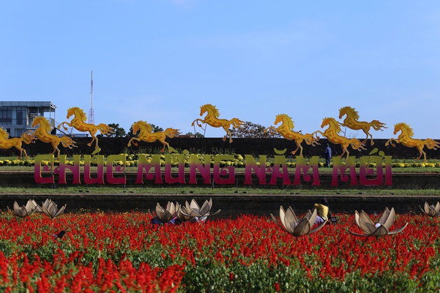 Linh vật ngựa v&agrave; long m&atilde; xứ Huế c&ugrave;ng th&agrave;nh ngữ 'ngựa Thượng Tứ' &iacute;t người biết- Ảnh 11.