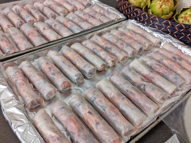 Những chiếc b&aacute;nh chưng vu&ocirc;ng vắn, th&iacute;ch mắt của mẹ Việt ở Mỹ nhờ khu&ocirc;n đặc biệt - Ảnh 7.