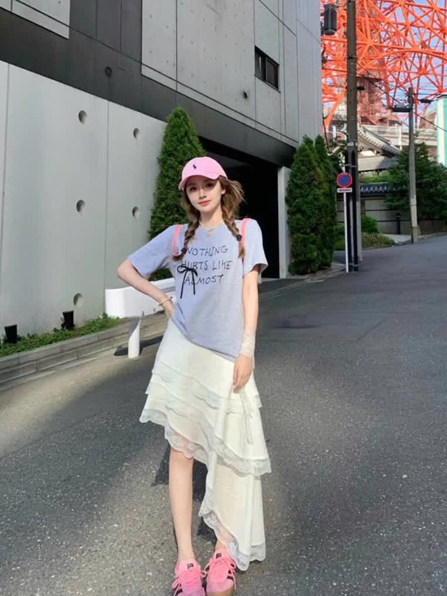 Vẻ đẹp thanh thoát bởi chân váy vạt lệch - Ảnh 7.