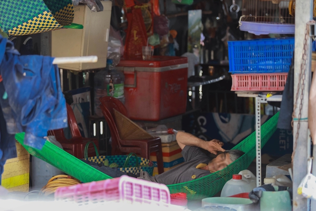 Xóm chợ nổi miền Tây ở TP.HCM với tết 'lạ': 'Lo tết thiên hạ trước, mình sau'- Ảnh 8.