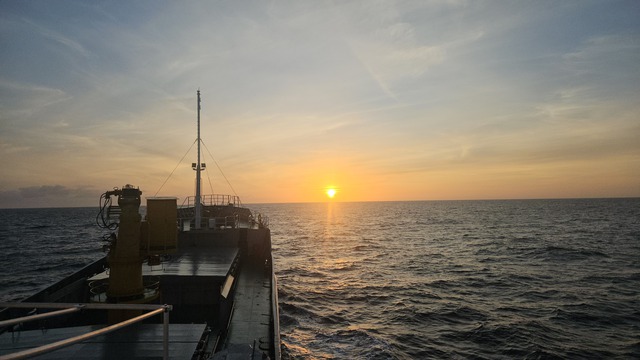 M&ecirc; mẩn đ&oacute;n b&igrave;nh minh v&agrave; ho&agrave;ng h&ocirc;n gần nh&agrave; gi&agrave;n DK1- Ảnh 1.