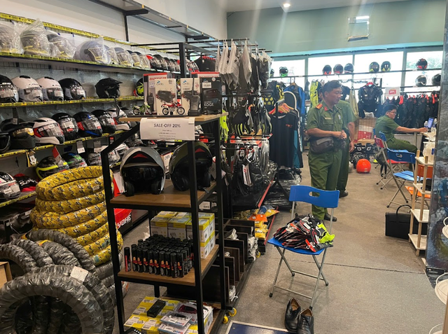 TP.HCM: Chủ doanh nghiệp xe m&aacute;y bị khởi tố v&igrave; trốn thuế qua t&agrave;i khoản c&aacute; nh&acirc;n- Ảnh 2.