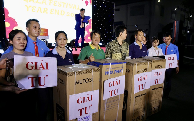 Lần đầu l&agrave;m tất ni&ecirc;n: C&ocirc;ng ty 'chơi lớn' tặng xe m&aacute;y, tủ lạnh cho c&ocirc;ng nh&acirc;n - Ảnh 3.