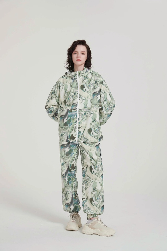 Trang phục họa tiết vân đá mang nét thanh tao ngày xuân- Ảnh 7.