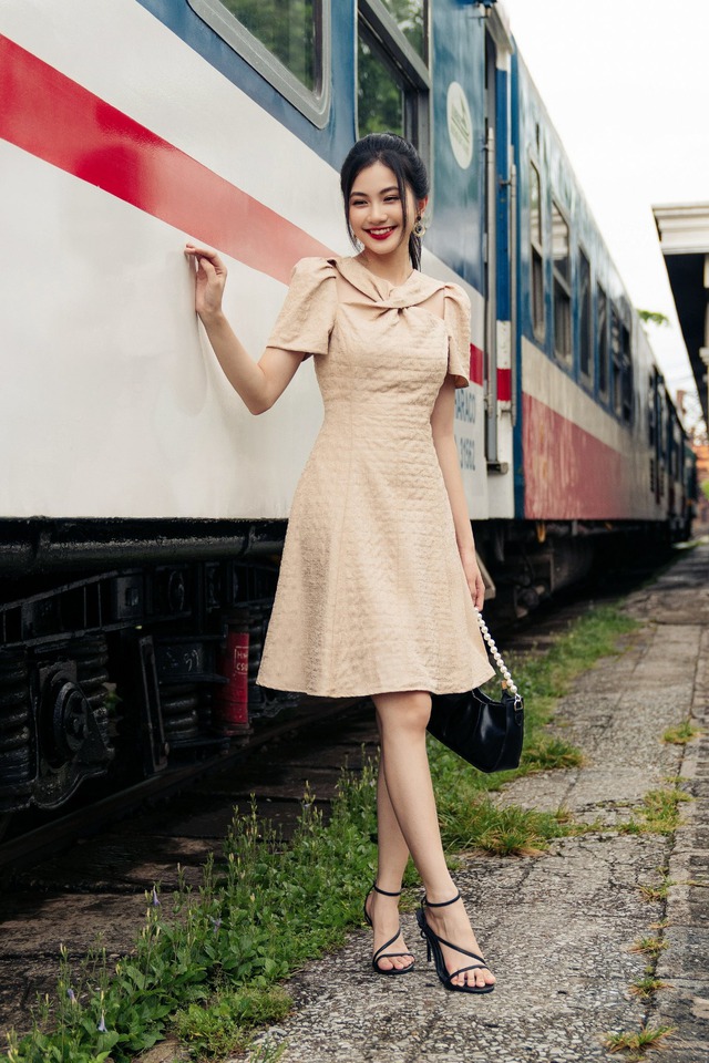 Trang phục tông màu be mang đến vẻ đẹp bền vững- Ảnh 2.