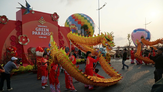 Cả nước rạo rực đ&oacute;n xu&acirc;n- Ảnh 4.