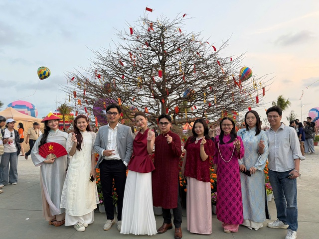 Cả nước rạo rực đ&oacute;n xu&acirc;n- Ảnh 5.