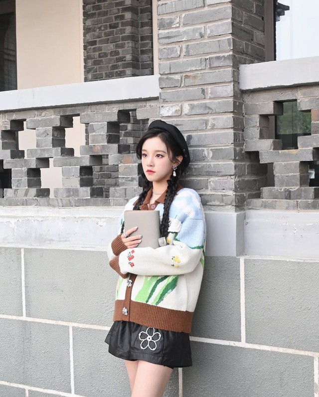 Mũ nồi điểm xuyết cho trang phục dạo phố thêm cá tính- Ảnh 4.