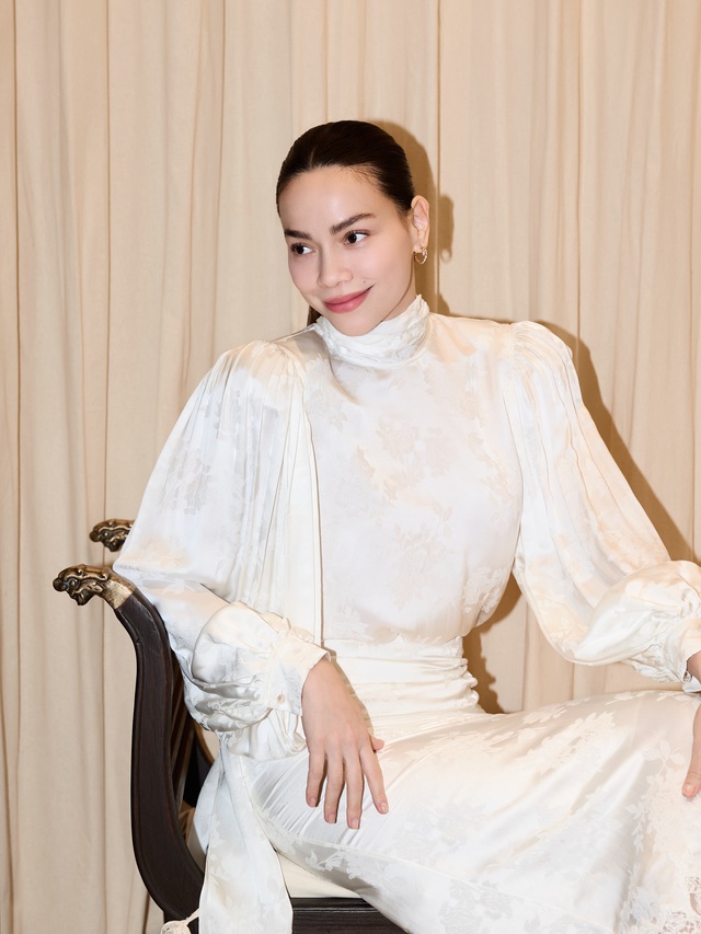 Hồ Ngọc H&agrave; chia sẻ về đời nghệ sĩ v&agrave; h&ocirc;n nh&acirc;n vi&ecirc;n m&atilde;n b&ecirc;n Kim L&yacute; - Ảnh 2.