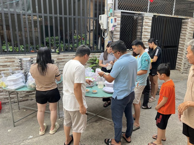 Cả x&oacute;m tổ chức tất ni&ecirc;n: Duy tr&igrave; suốt 16 năm, mỗi hộ g&oacute;p một m&oacute;n  - Ảnh 3.