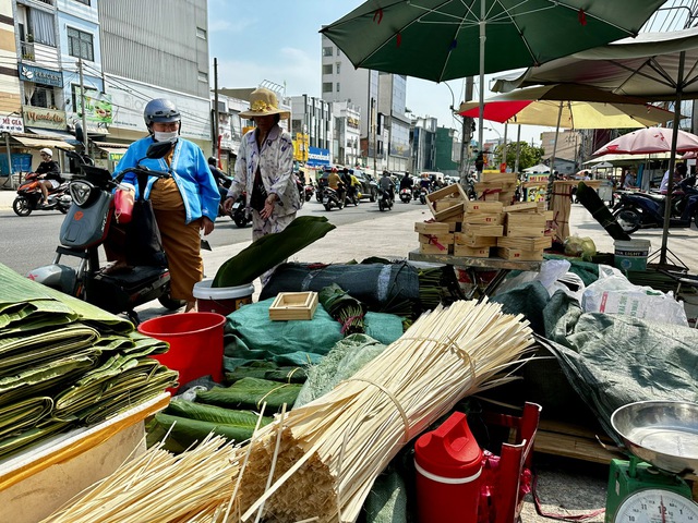 Bật m&iacute; về những chiếc l&aacute; dong 13 th&aacute;ng- Ảnh 5.