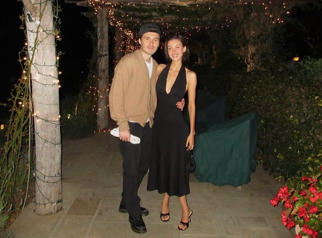 Brooklyn Beckham v&agrave; vợ l&ecirc;n kế hoạch nhận con nu&ocirc;i - Ảnh 1.