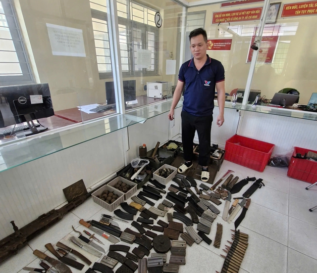 C&ocirc;ng an TP.HCM triệt ph&aacute; vụ b&aacute;n s&uacute;ng suốt 10 năm cho nhiều kh&aacute;ch - Ảnh 1.