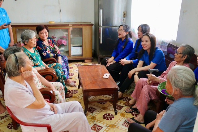 Xu&acirc;n t&igrave;nh nguyện của những người trẻ B&aacute;o Thanh Ni&ecirc;n đến với c&aacute;c mảnh đời kh&oacute; khăn- Ảnh 1.
