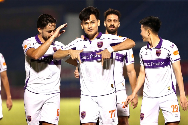 CLB Becamex TP.HCM thua ngược cay đắng PVF-CAND: &lsquo;Nước mắt&rsquo; Hồ Tấn T&agrave;i!- Ảnh 1.