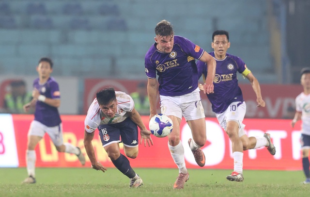 Bảng xếp hạng v&ograve;ng 13 V-League mới nhất: HAGL leo thẳng l&ecirc;n tốp 8, đẩy Nam Định xuống vị tr&iacute; kh&oacute; tin- Ảnh 3.